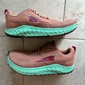 Rose pink Altra Running shoes